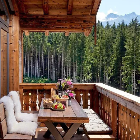 Near Lift With Garden شاليه