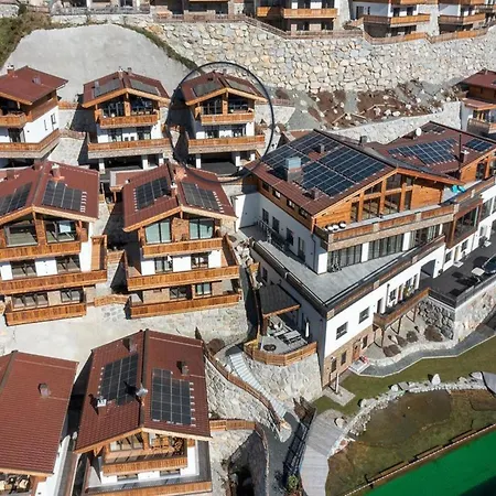 Near Lift With Garden Chalet