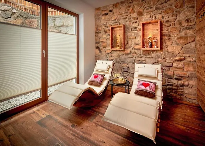 Chalet Near Lift With Garden