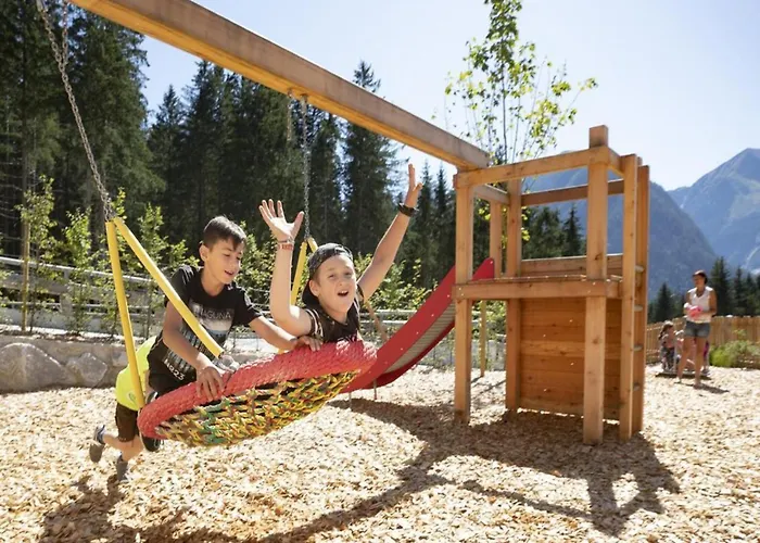 Near Lift With Garden *